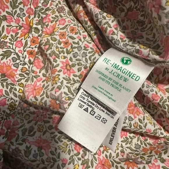 J. Crew Pintuck Cotton Poplin Top in Scattered Blooms
Sz XS - Picture 3 of 6